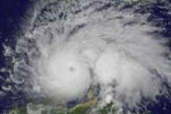 Uragano Ophelia pronto all'impatto Uragano Ophelia pronto all'impatto